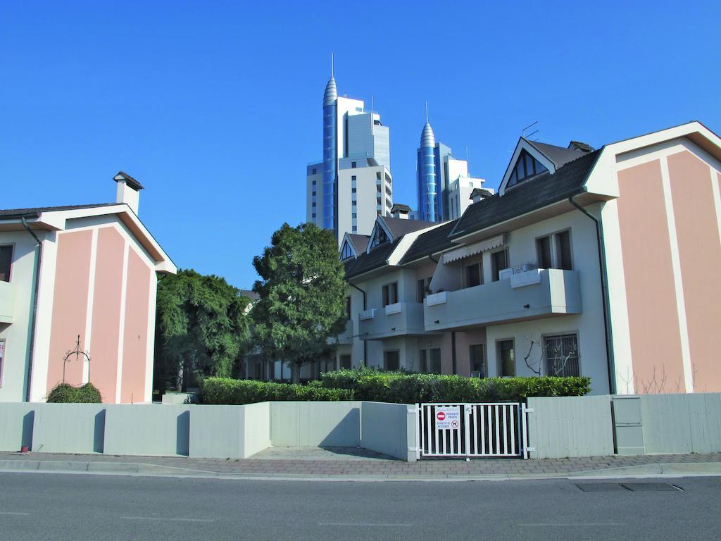 Residence Equilio Family Apartments Lido di Jesolo Exterior foto