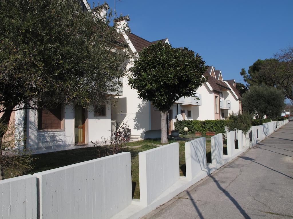 Residence Equilio Family Apartments Lido di Jesolo Exterior foto